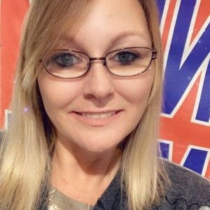 Meet your Posher, Debbie